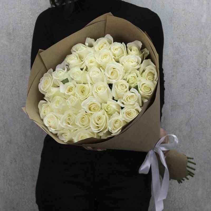 35,white,Avalanche,roses,80,cm,in,kraft,paper