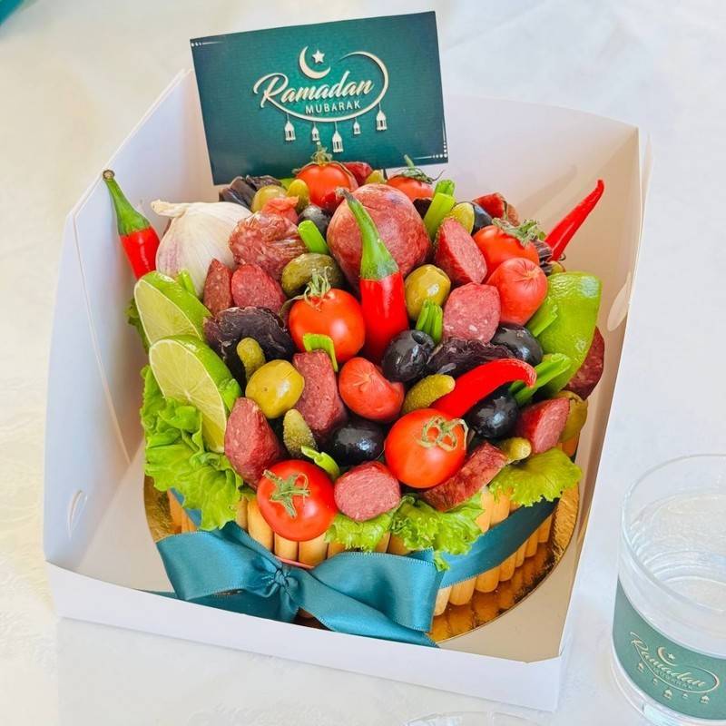 Bento,tort,kolbasnij,Halyal_.,Podarok,na,Ramadan