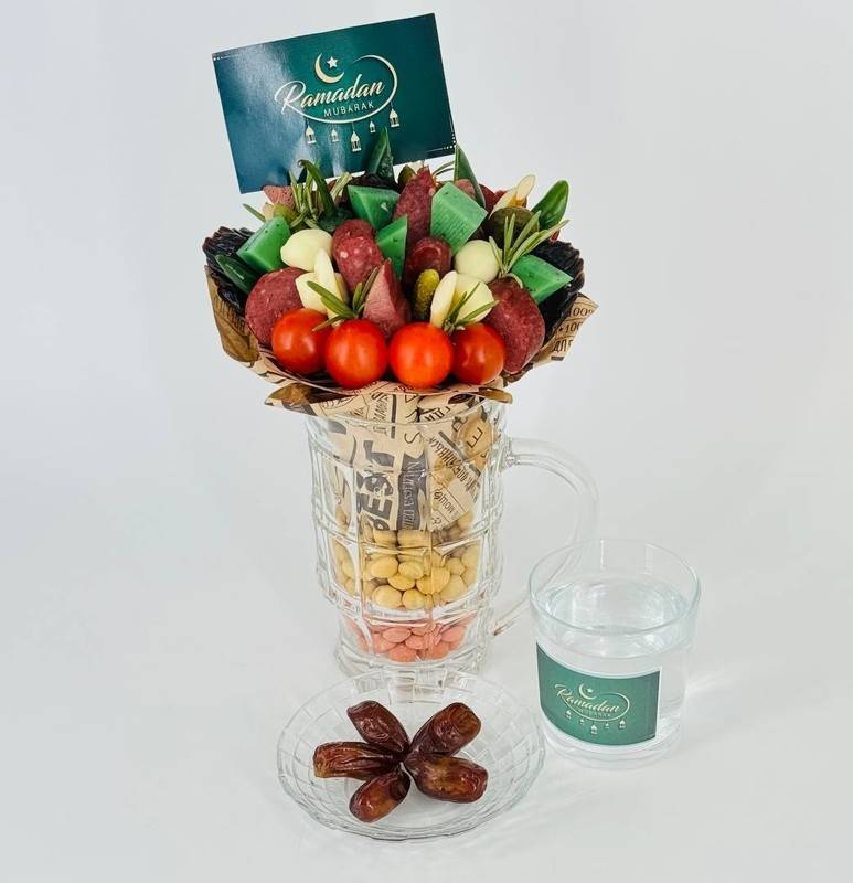 Halyal_nij,kolbasnij,mini,buket,v,pivnoj,kruzhke.,Podarok,na,Ramadan