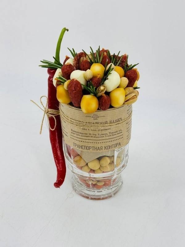 Muzhskoj,bouquet,of,cheese,sausage,and,drink,crucifix