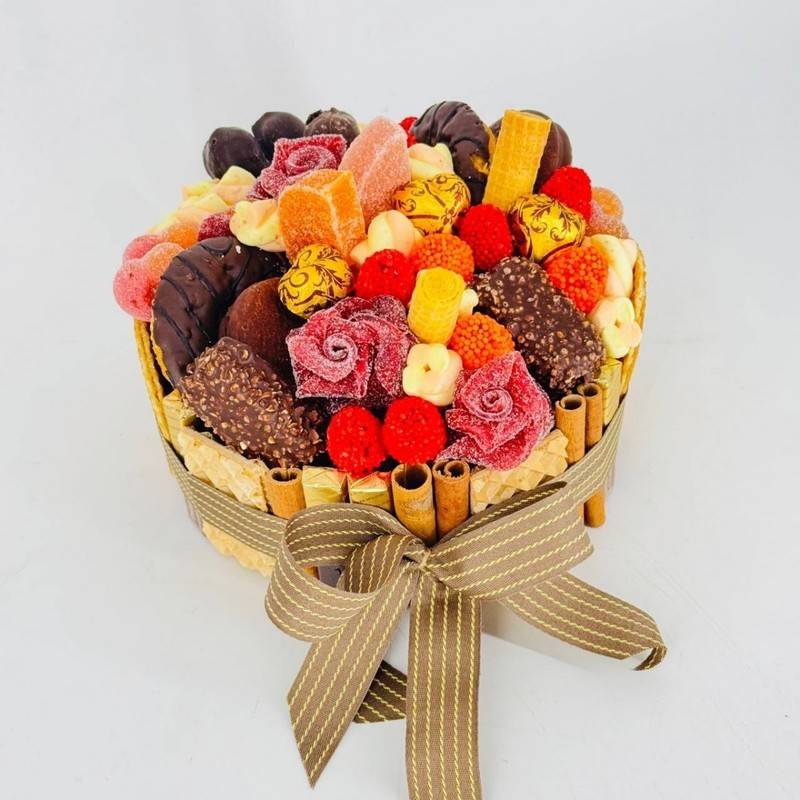 Bento,tort,iz,sladostej.,Sladkij,buket,iz,marmelada,,marshmellou