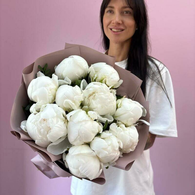 Bouquet,of,fragrant,,large,peonies