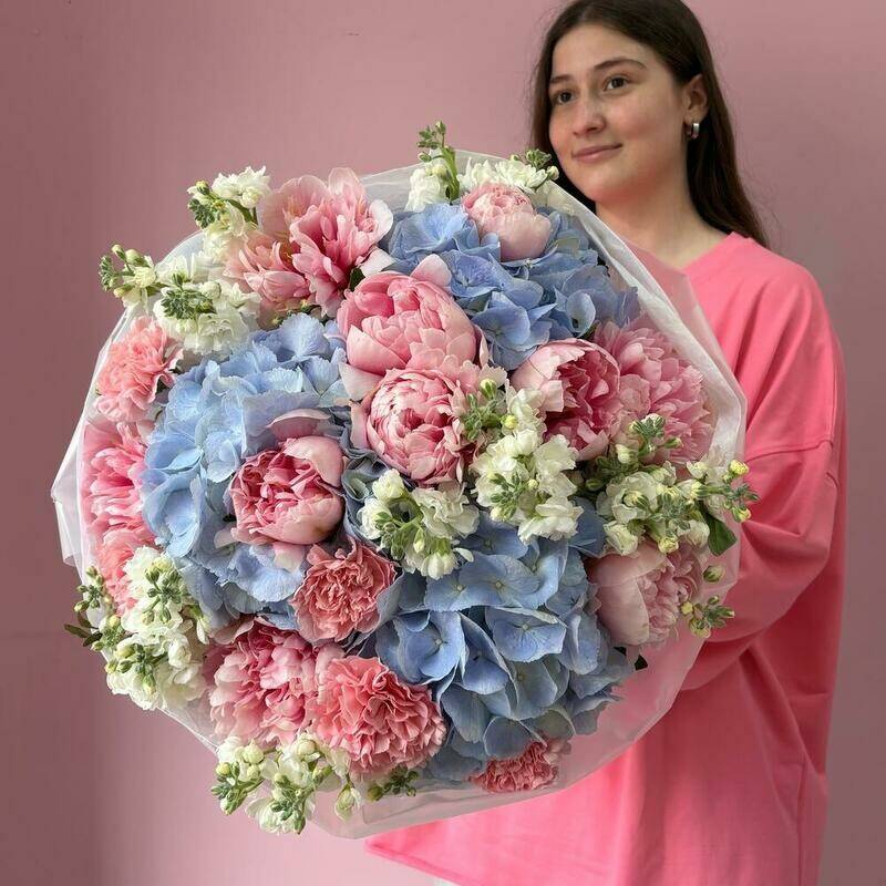 Premium,bouquet,Dlya,zayushi,peonies,and,gortenzii