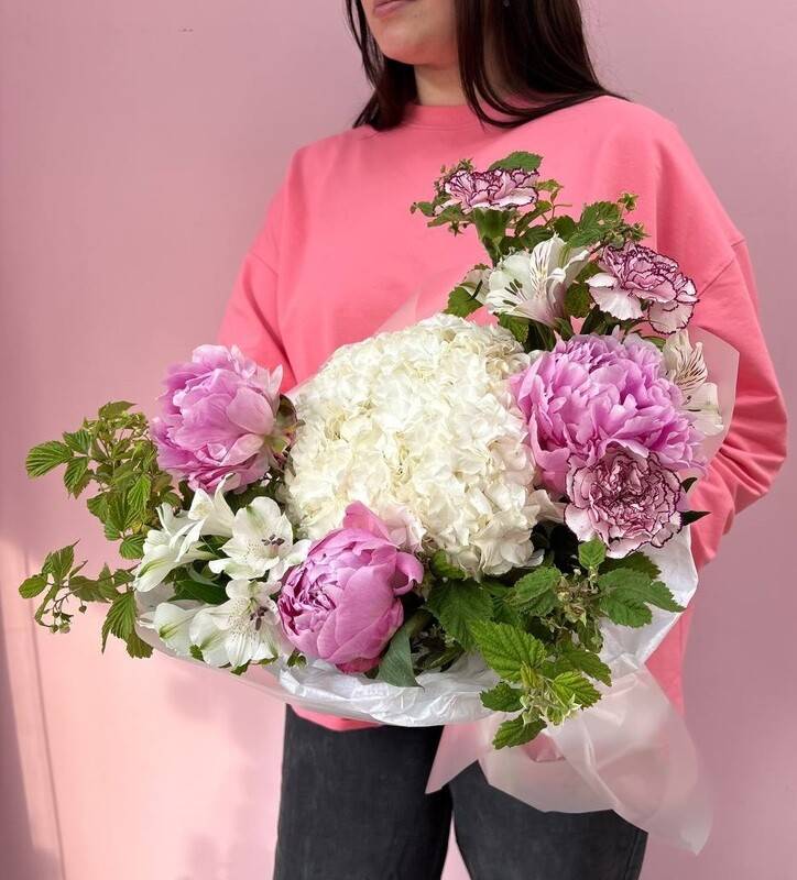 Author's,bouquet,"Sugar,cloud"