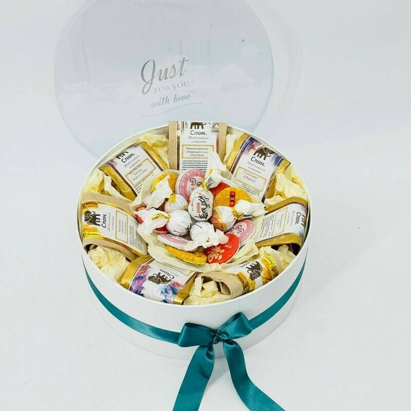 Gift,set,of,elite,tea,in,a,box.,Chajnij,buket