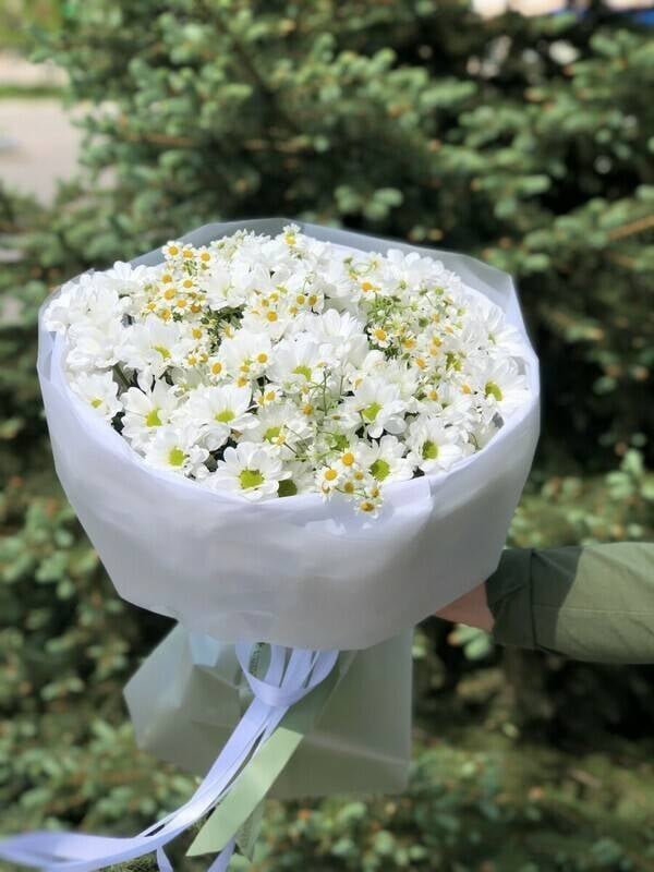 Summer,bouquet,with,daisies