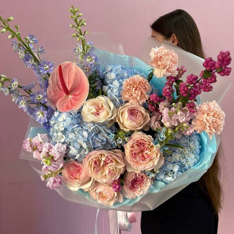 Premium,bouquet,Golubaya,lazur_,s,exklyuzivnimi,anglijskimi,rozami,Devida,Ostina