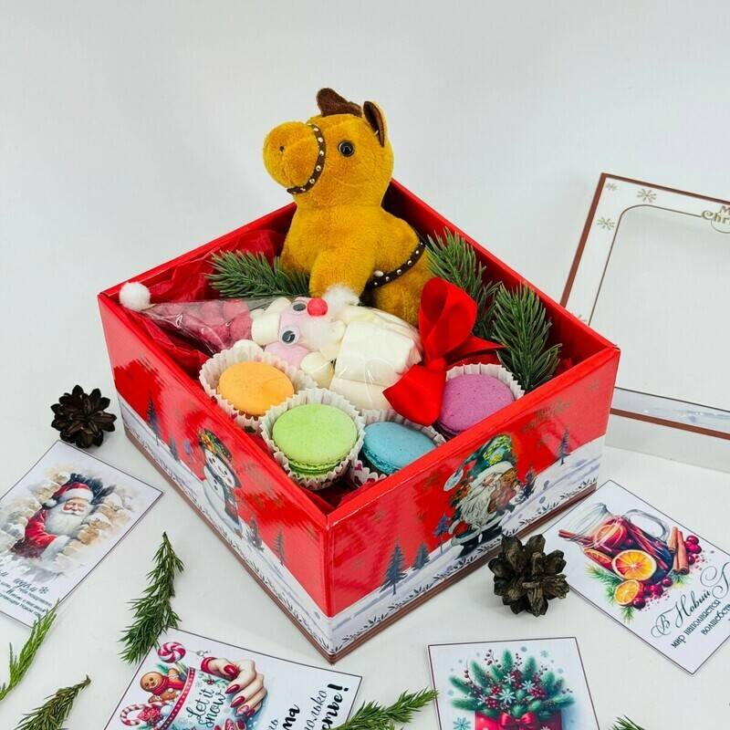 A,sweet,New,Year's,gift.,Boxes,with,macaroni,,marshmallows,,and,a,stuffed,horse.
