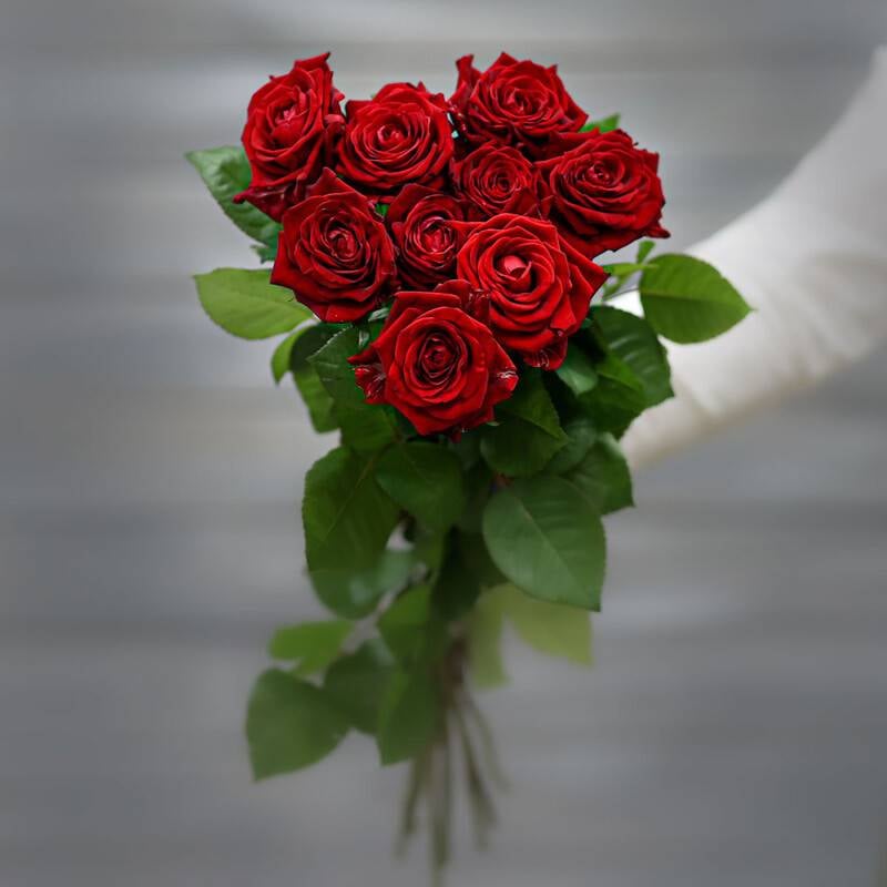 Bouquet,of,9,red,roses,(Russia),with,a,ribbon,60,cm