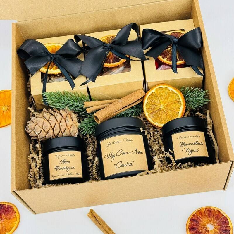 Gift,set,,box.,Elite,house,,handmade,candle,in,banks,,nuts.,New,Year's,Eve,gift