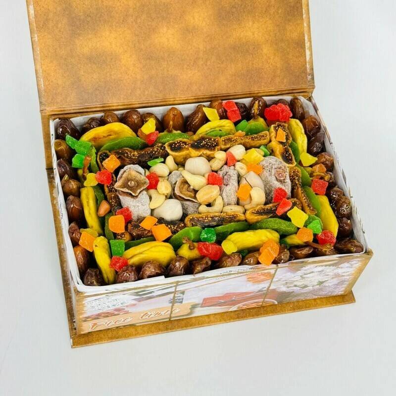 Podarochnij,nabor,suhofruktov,i,orehov,,korobka,kniga.,Podarok,na,den_,rozhdeniya