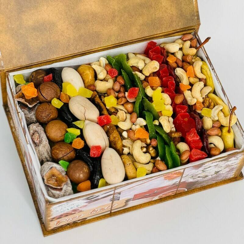 Podarochnaya,korobka,kniga,s,suhofruktami,i,orehami,miks