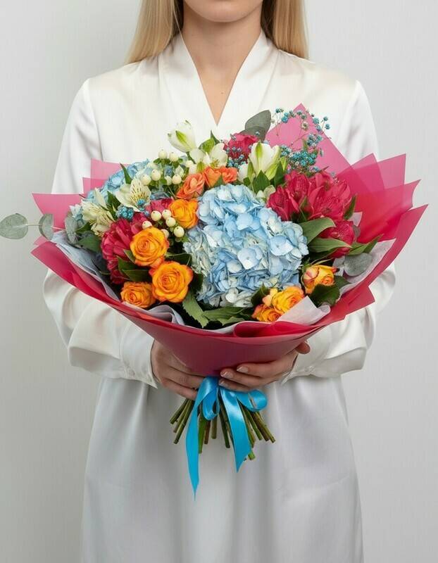 Buket,s,gortenziej,i,rozami,"Sentimental_nost_"