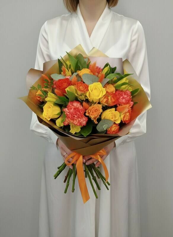 Buket,s,rozami,i,suhotcvetami,"Zolotoj,vek"