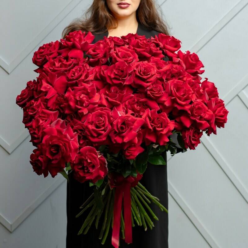 51,red,Ecuadorian,rose,Explorer,with,satin,ribbon