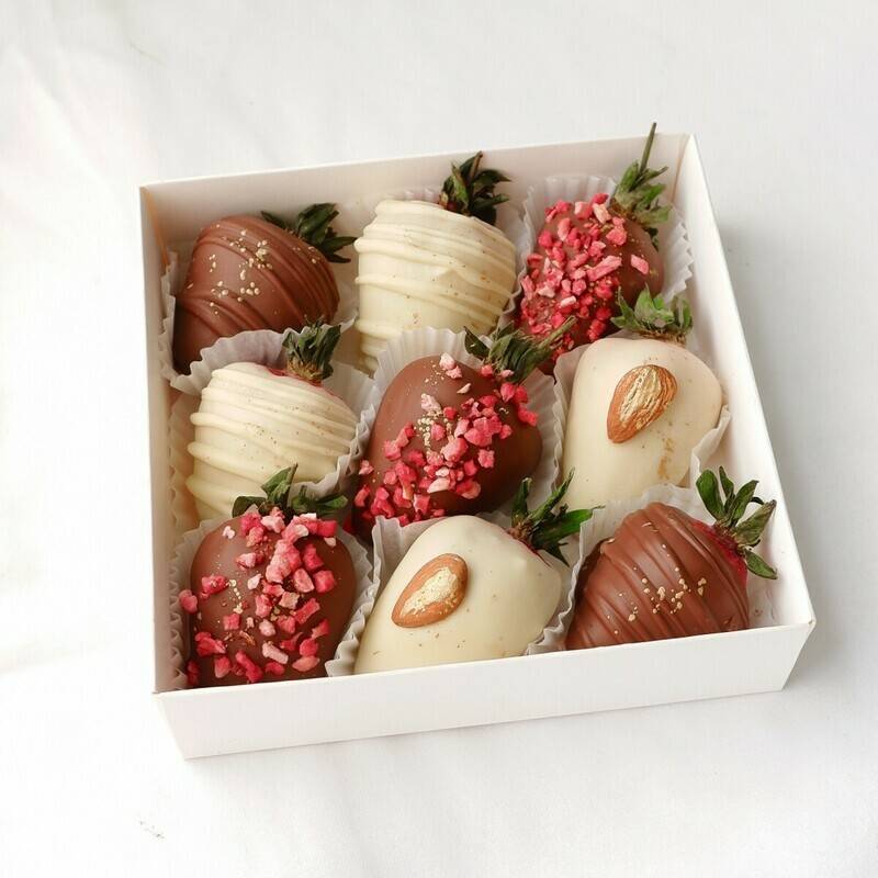 Sublimat,Set,with,Strawberries,in,Chocolate,,6-9,Berries