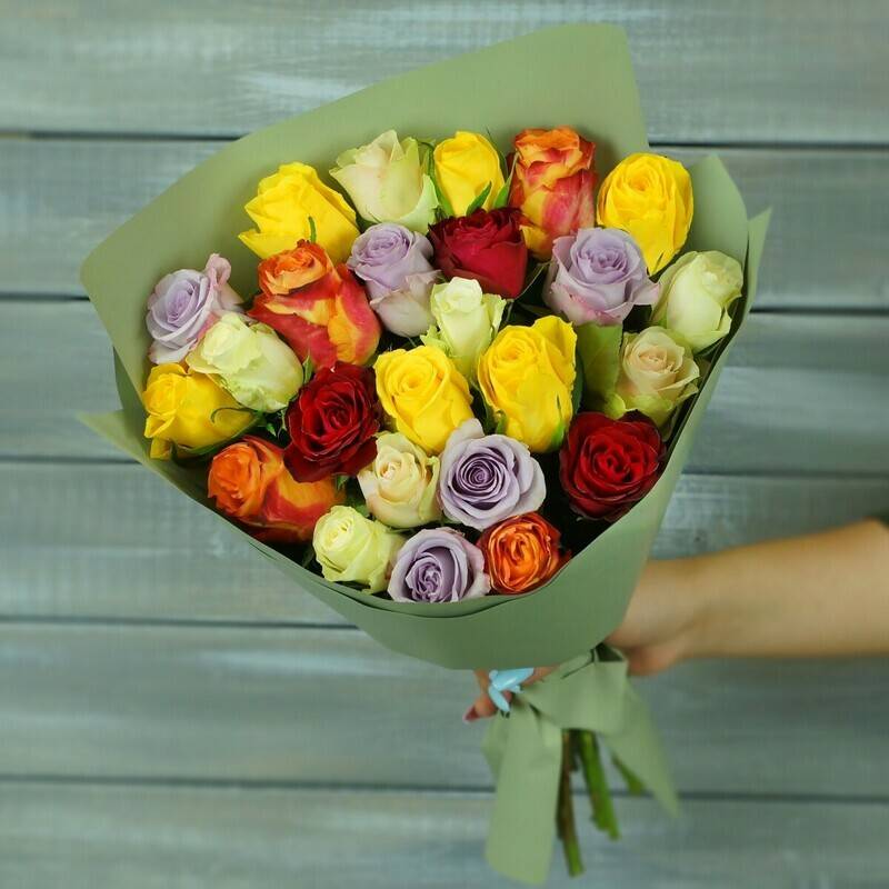 27,multi-colored,roses,in,a,Kenya,40,cm,package.