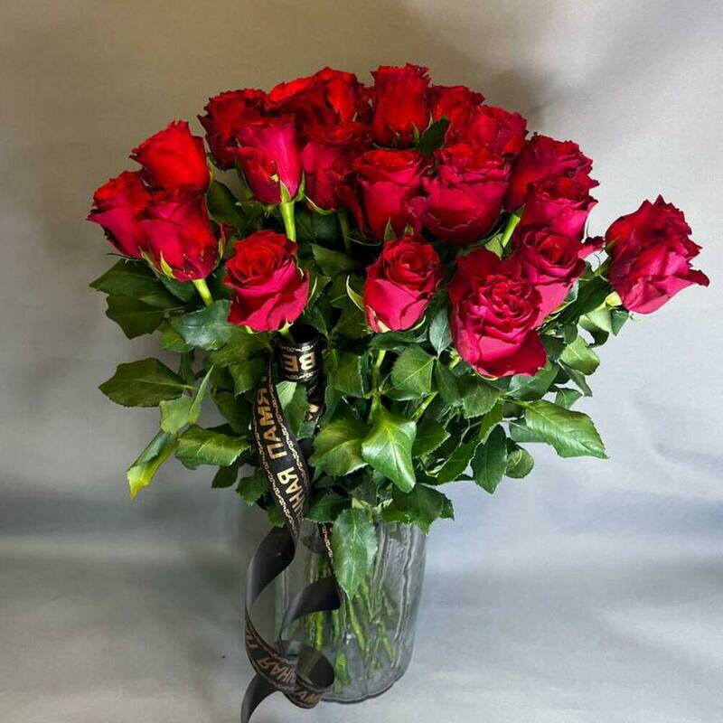Mourning,bouquet,of,30,roses,Funeral,bouquet