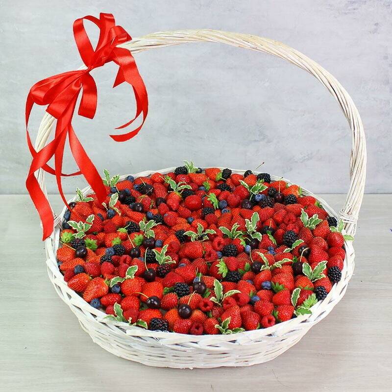 Gorgeous,premium,berry,basket,Berry,bouquet,Strawberry,Blueberry