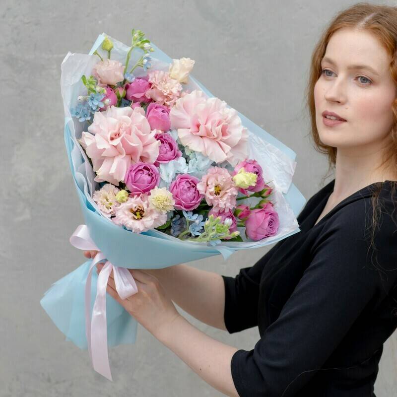 Bouquet,of,roses,and,eustoma,"Whisper,of,the,Muse"