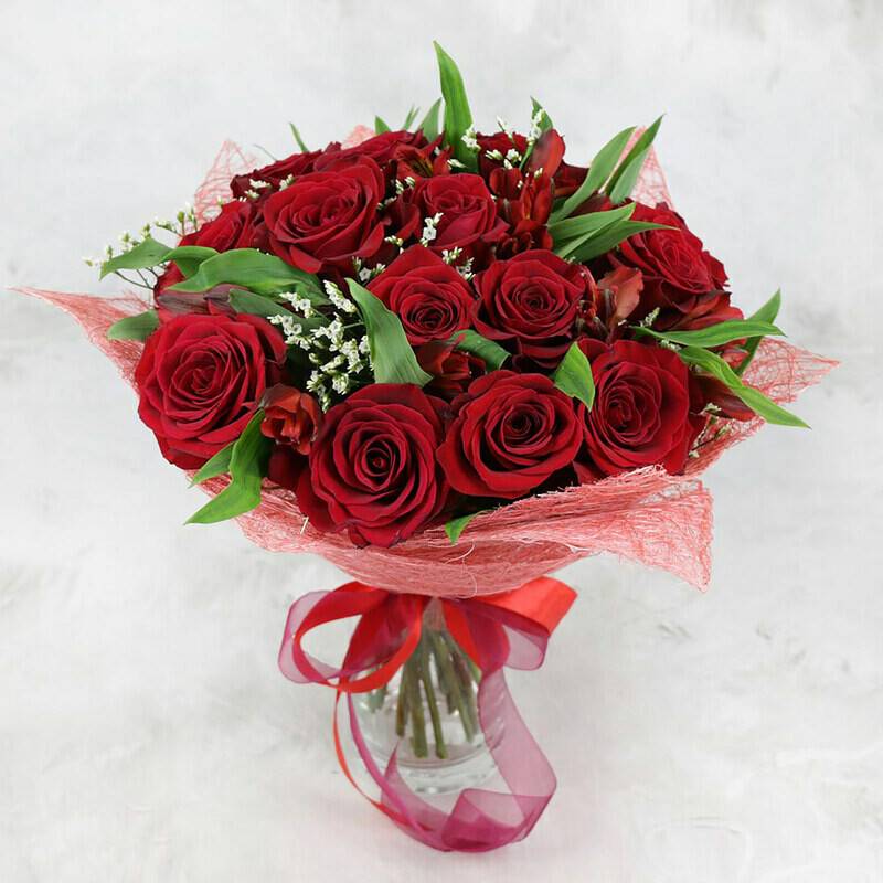 Bouquet,of,roses,,limonium,and,alstroemeria