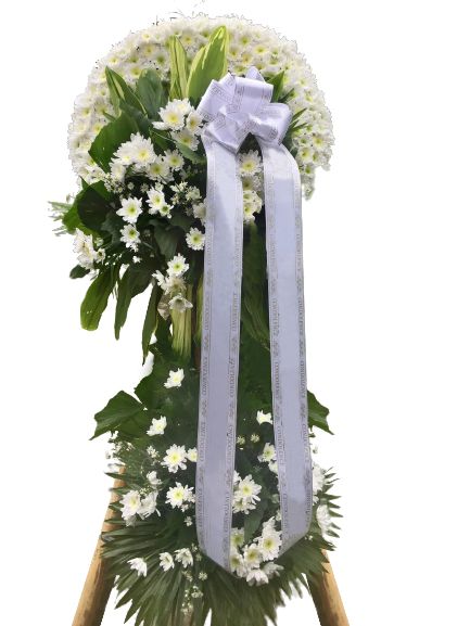 Whole White Mums with Wreath Spray