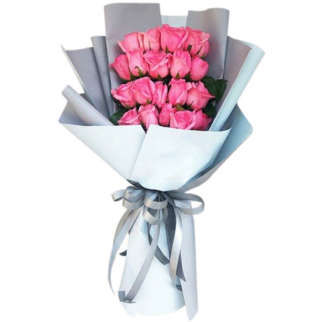 Classic 12 Pink Roses Bouquet