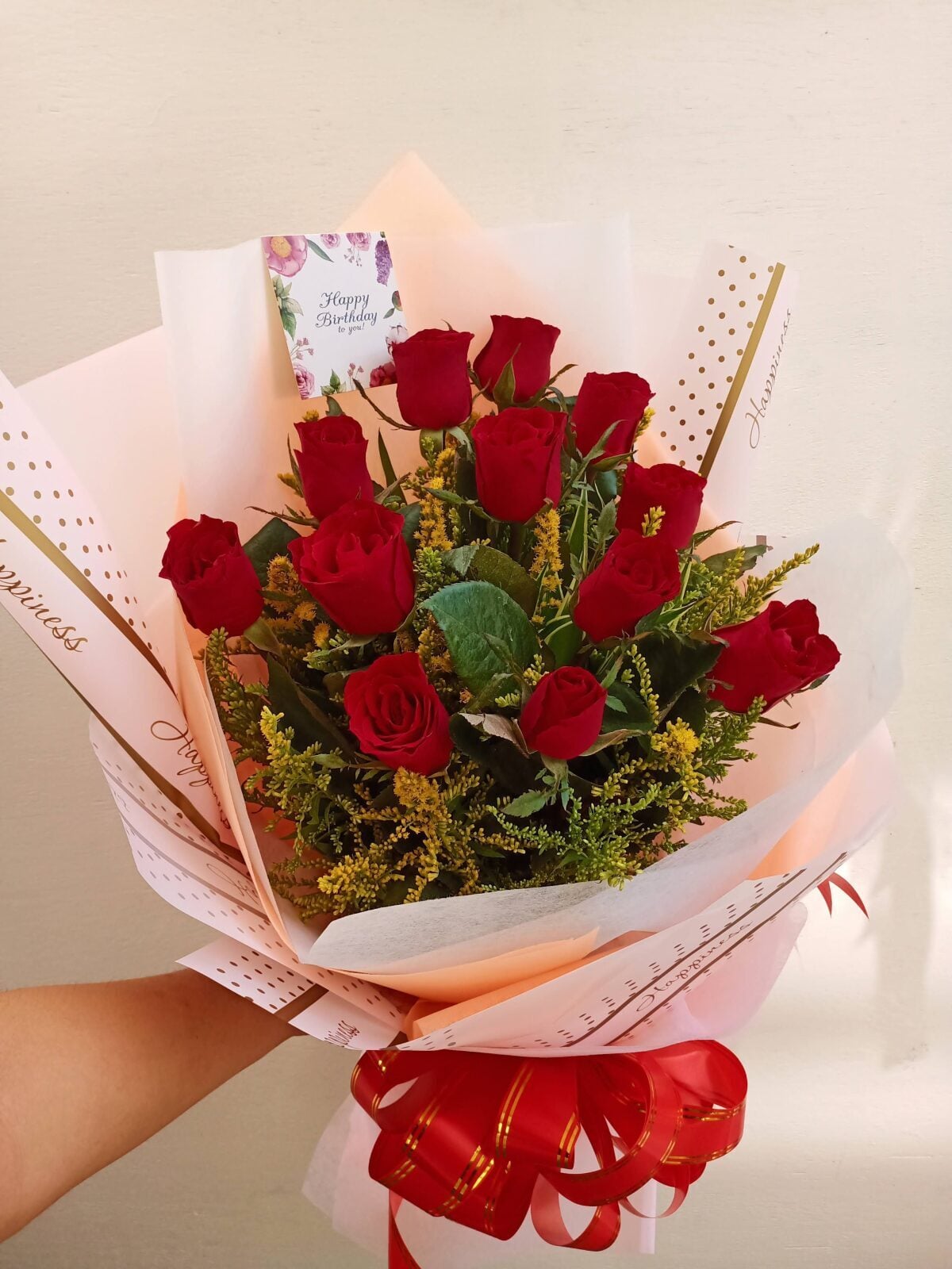 12 Fresh Red Color Roses in Bouquet