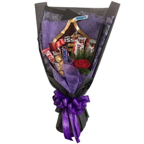 Single Roses with Assorted Chocolate in Bouquet
