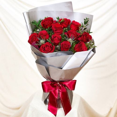Bloom In Love - A Bouquet of 12 Roses