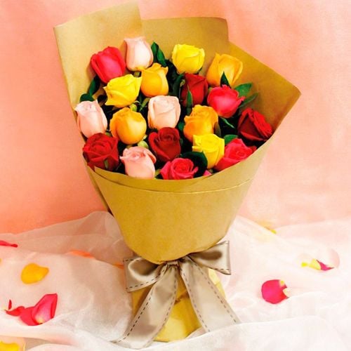 19 Pcs. Mixed Color Roses in Bouquet