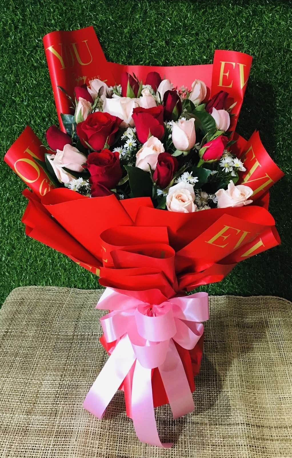 24 Red & Pink Color Roses Bouquet