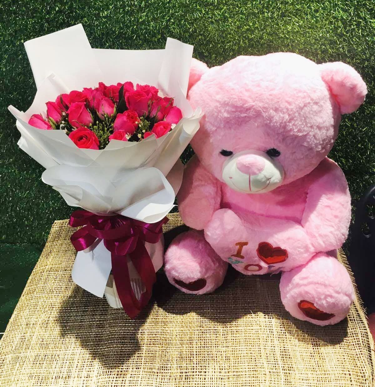 24 Hot Pink Roses Bouquet With 2 Feet Teddy