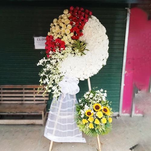 Mixed Flowers Funeral Wreath
