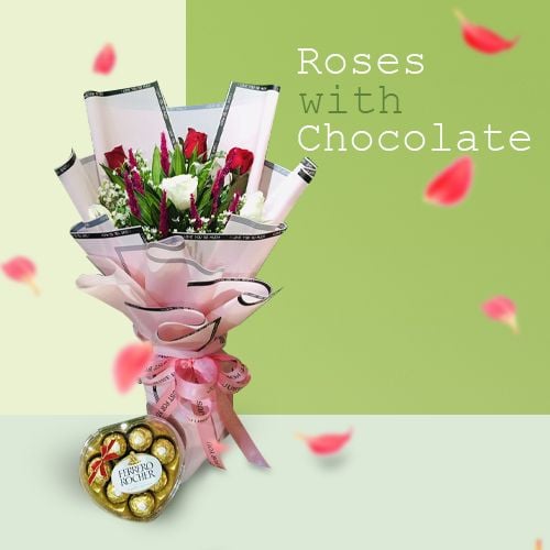 6pcs Red & White Rose Bouquet With Chocolate