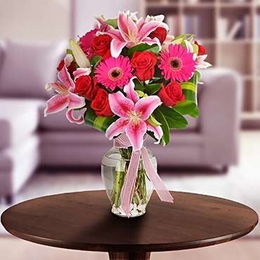 The Queen (10 Gerberas + 12 Roses + 3 Lilies)