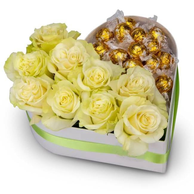 Box of flowers and white chocolates – Apate (Medium)