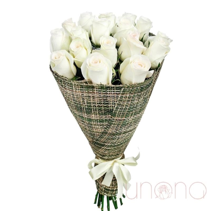 Tender Beauty Roses Bouquet (white / standard (local flowers))