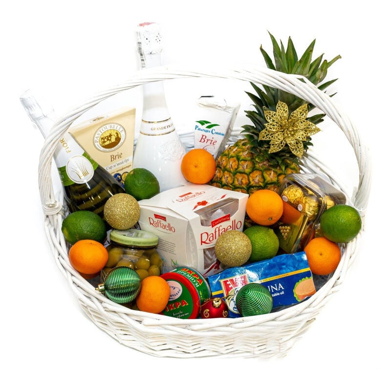 Our Favourite Christmas Gift Basket (regular)