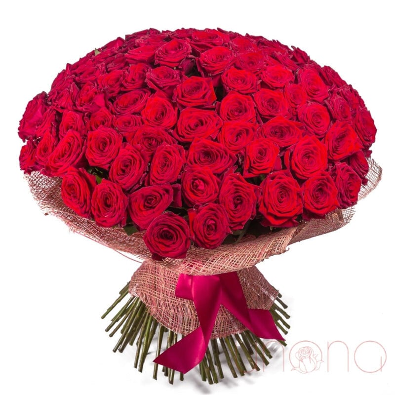 Royal Roses Bouquet (red / standard (local flowers))
