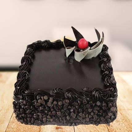 Square Choco Chip Cake (1 Kg Cake)