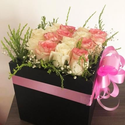 Beautiful Box of Pink & White Roses (16 Roses)