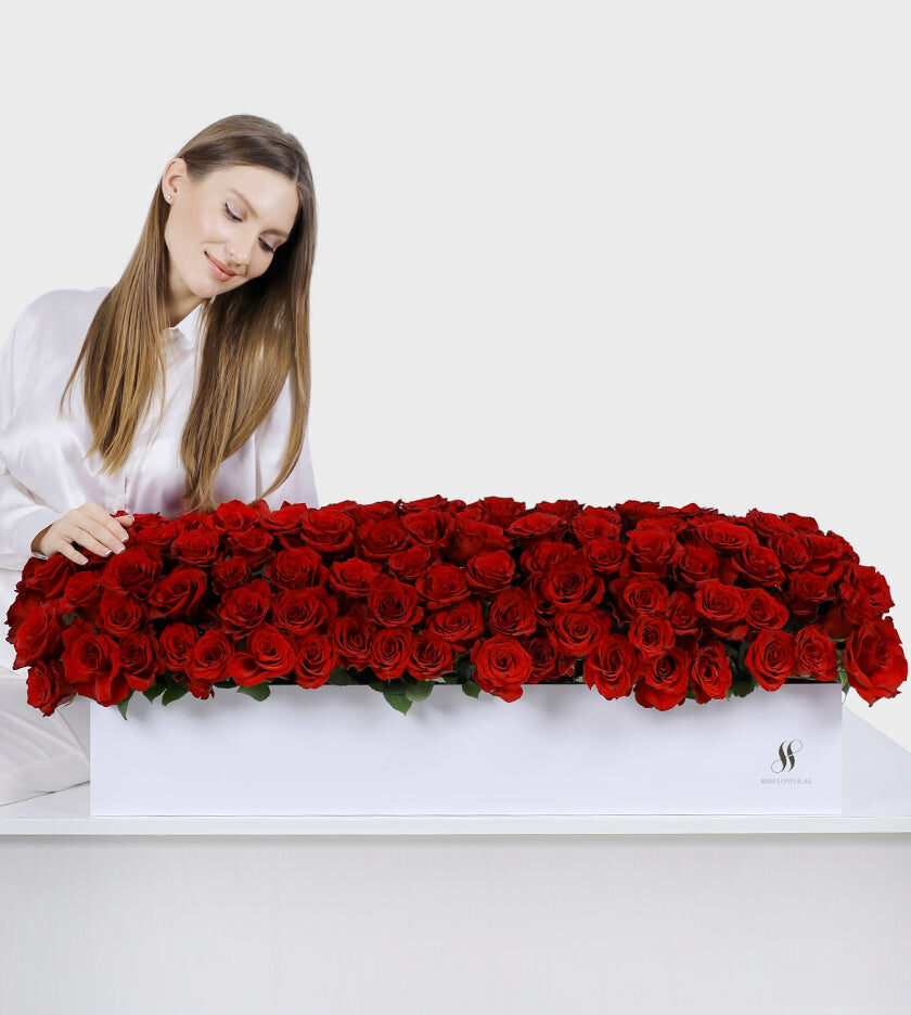 We Belong Together Box (120 Large Blooms)