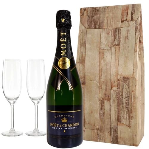 Moet Nectar Glasses & Bonbons (Moet Nectar Imperial + two Champagne glasses include luxury gift box)