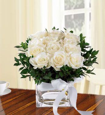 Remembrance (12 White Roses)