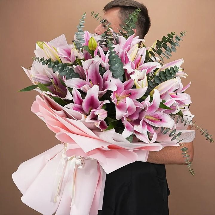 Bouquet of 10 Pink Lilies (Classic)