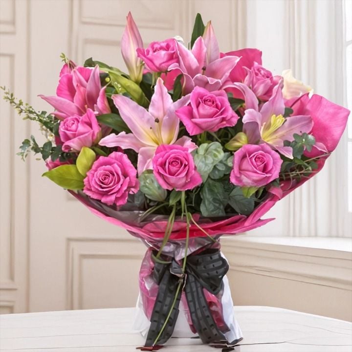 Bouquet of Pink Lilies and Pink Roses (Classic)