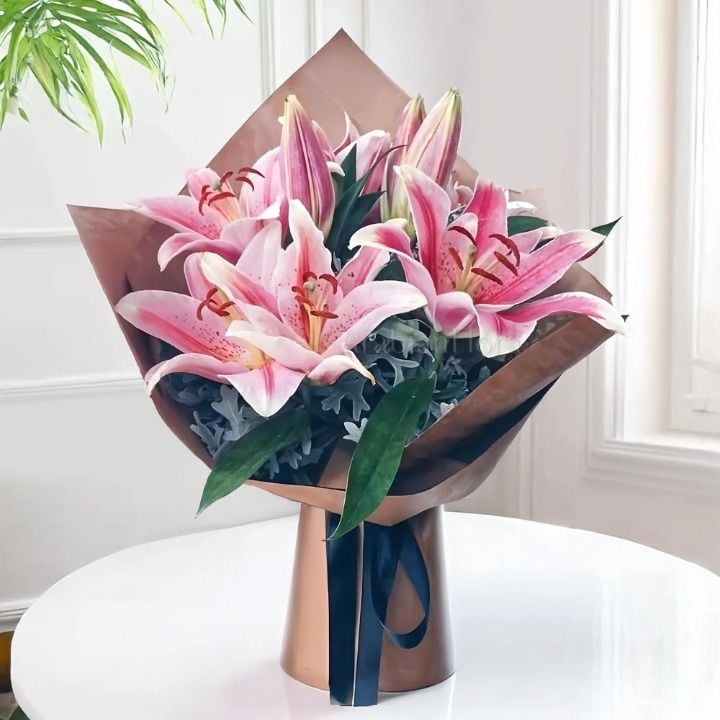 Bouquet of Pink Lilies (Classic)