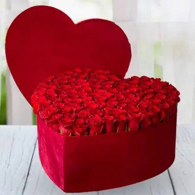 Red Roses In Heart Shape (Classic)
