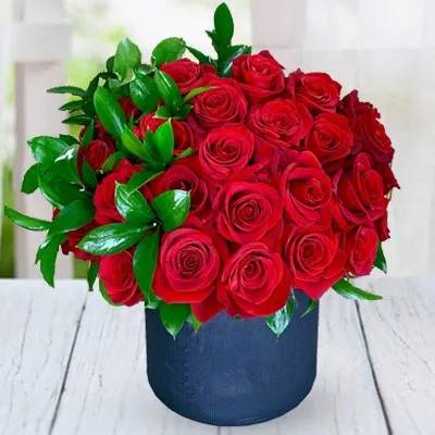 30 Roses In Box (Classic)